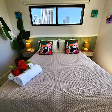 Broadbeach, Stylish Apartment Close To Everything Gold Coast Bagian luar foto