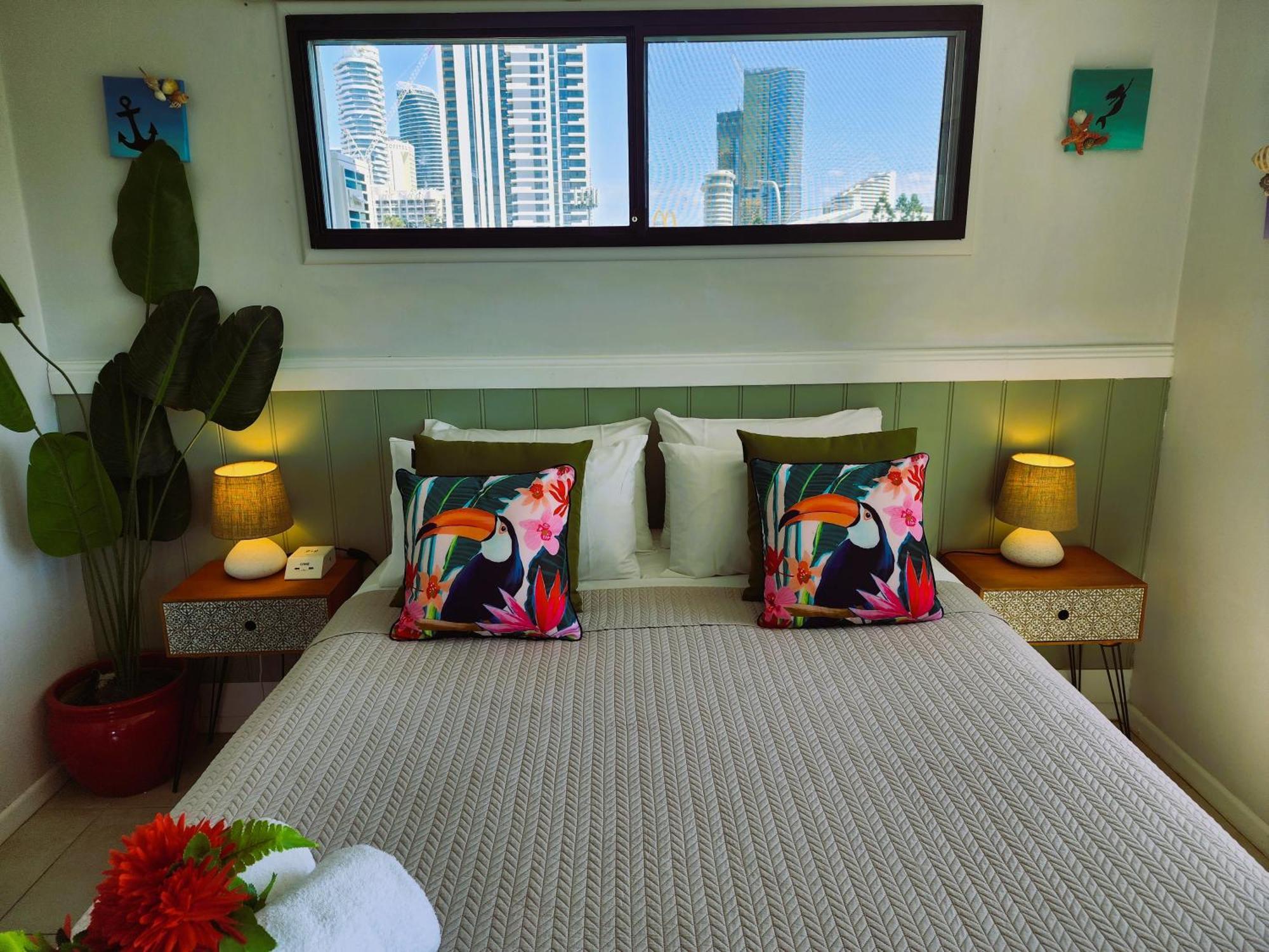 Broadbeach, Stylish Apartment Close To Everything Gold Coast Bagian luar foto
