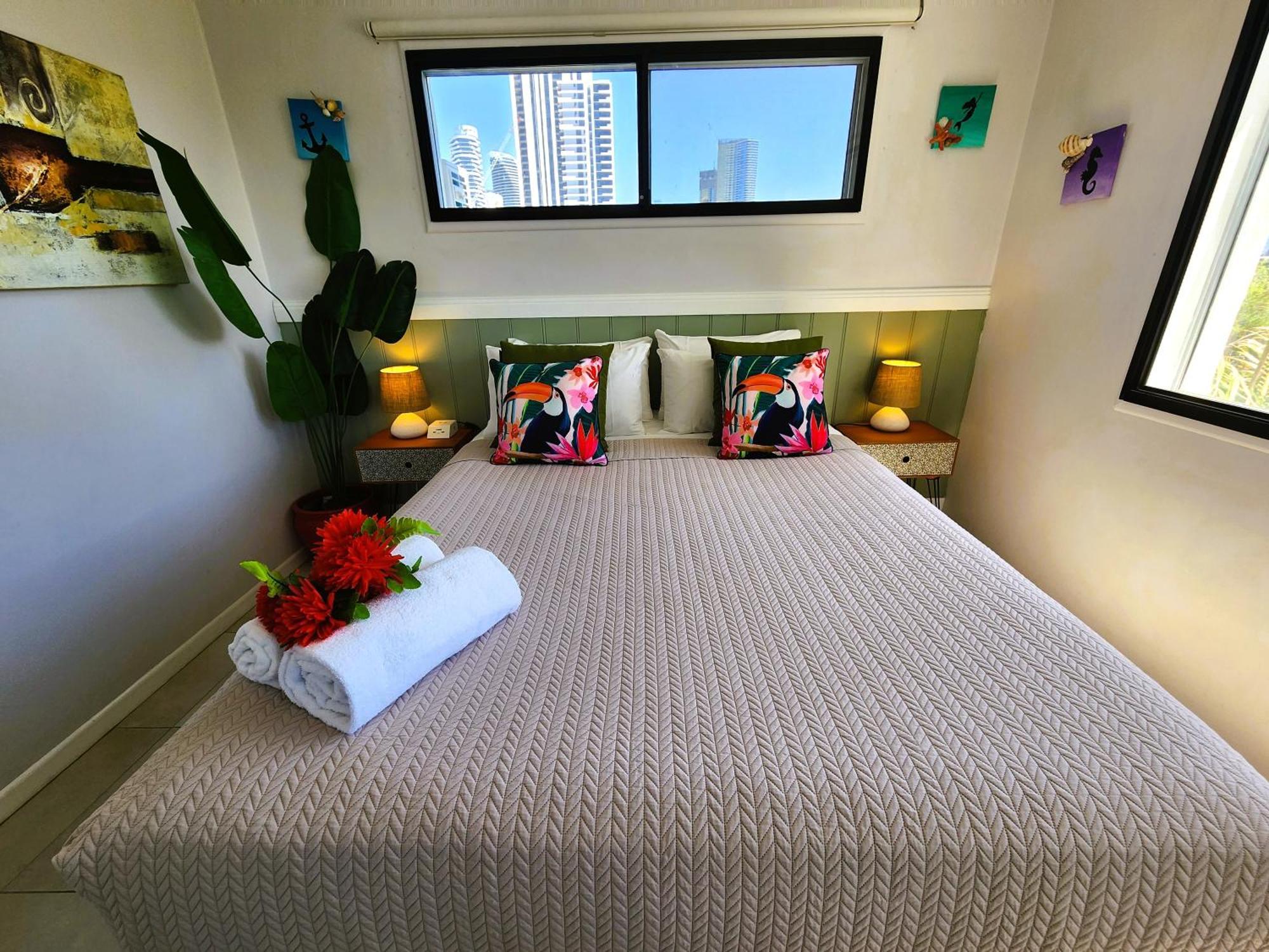 Broadbeach, Stylish Apartment Close To Everything Gold Coast Bagian luar foto